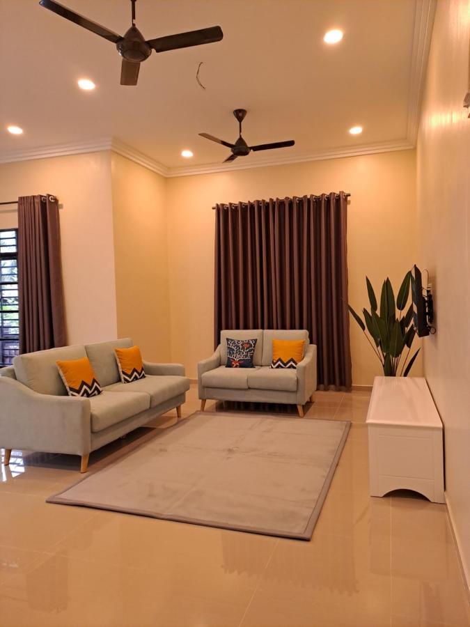 Zn Homestay Gong Badak Kampong Pengkalan Maras Екстер'єр фото